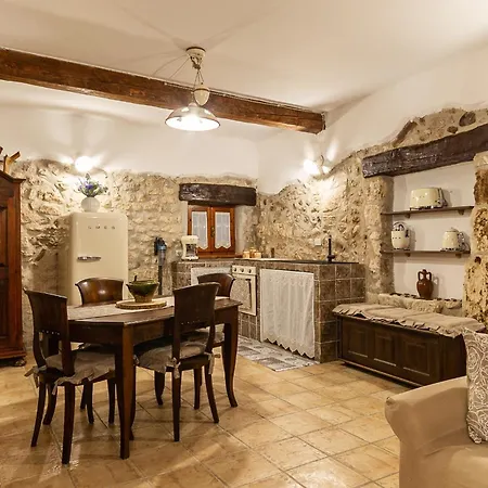 Lägenhet La Casa Nella Pietra Gargano *